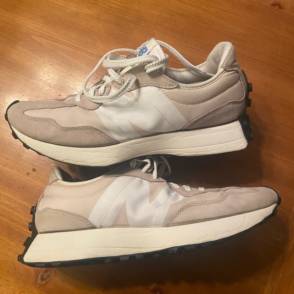 Women's New Balance 327 size 9.5 beige white nylon suede